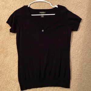 Eddie Bauer short sleeve sweater black with bottom vneck